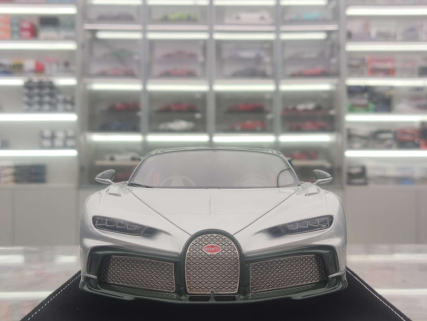 HH Model 1/18 Bugatti Chiron Pur Sport Green Rhapsody HH459