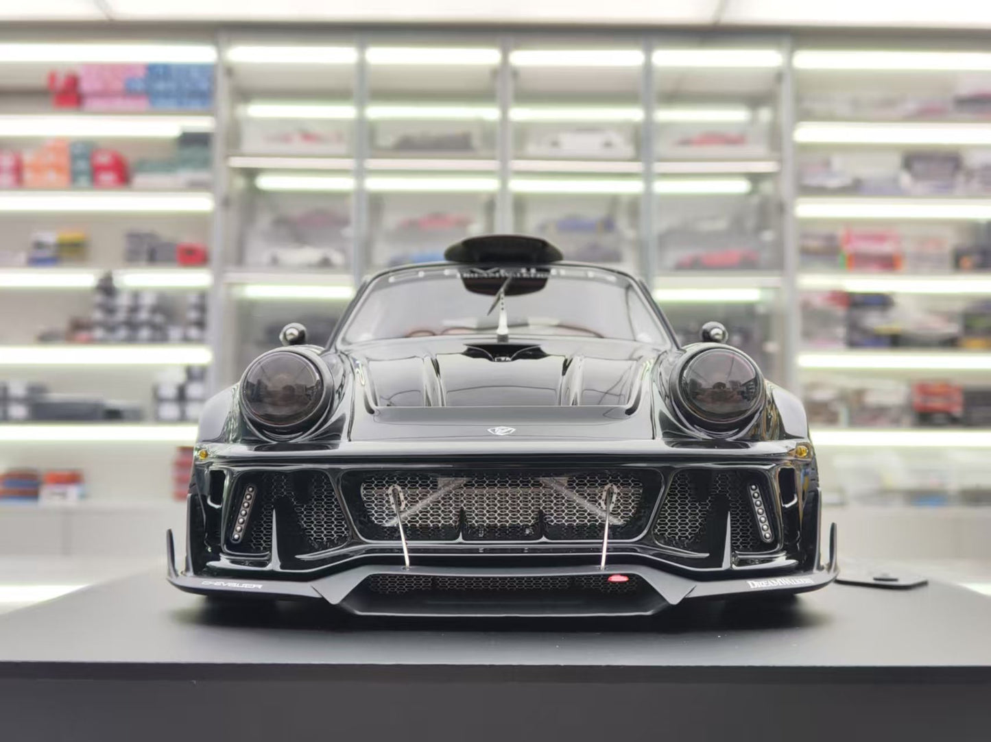 Dreamwallers 1/18 Porsche 911 Modified Black Simulated Car Model C-D995-BK01