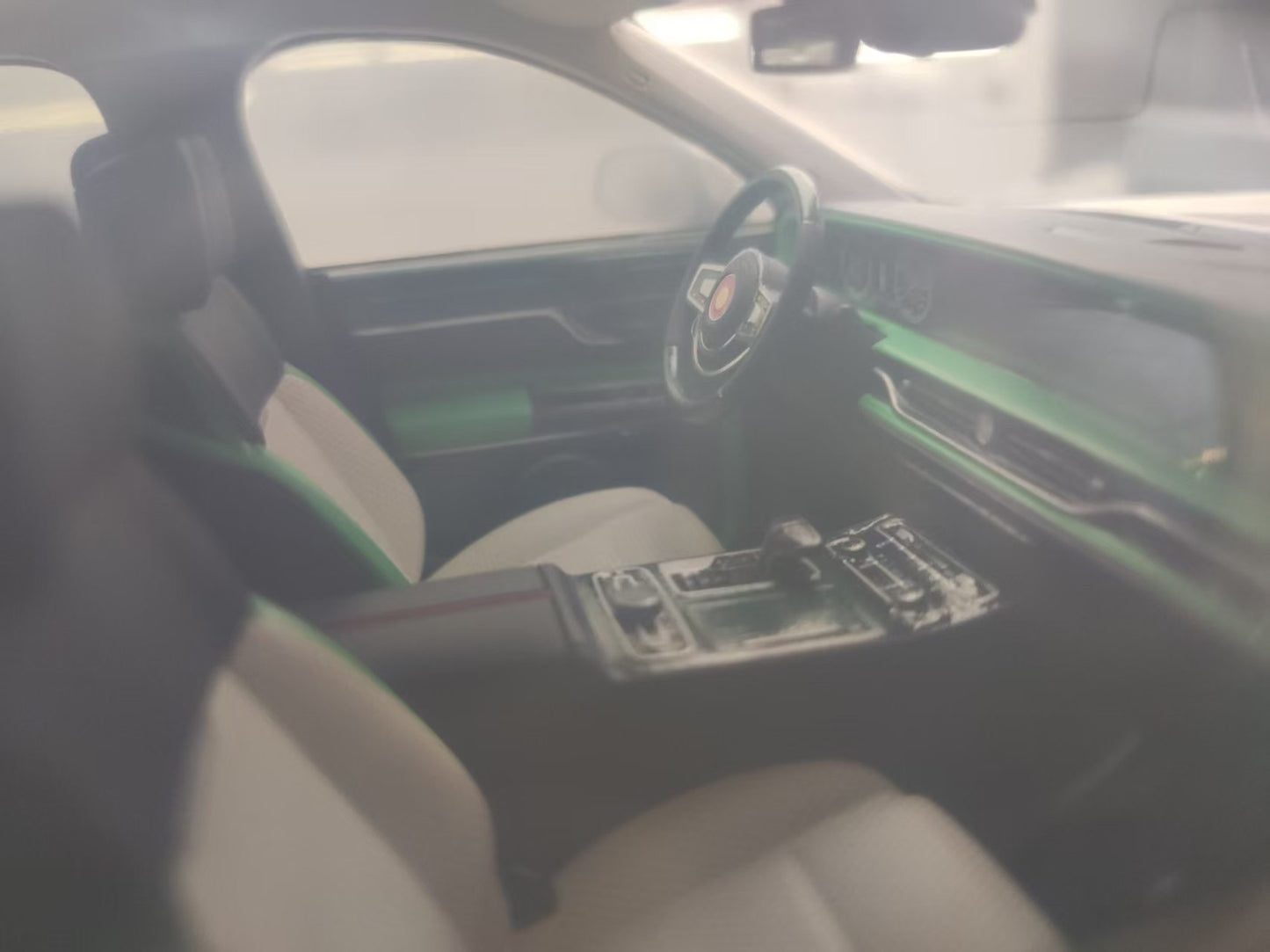 MOTORHELIX 1/18 Hongqi State Gift, Model Car MH309