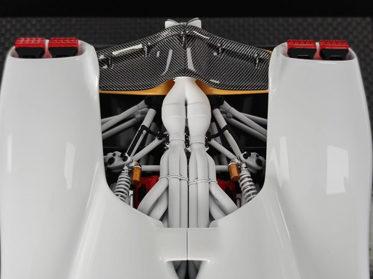 Frontiart 1/18 Nilu27 White Limited Edition Simulated Model Car