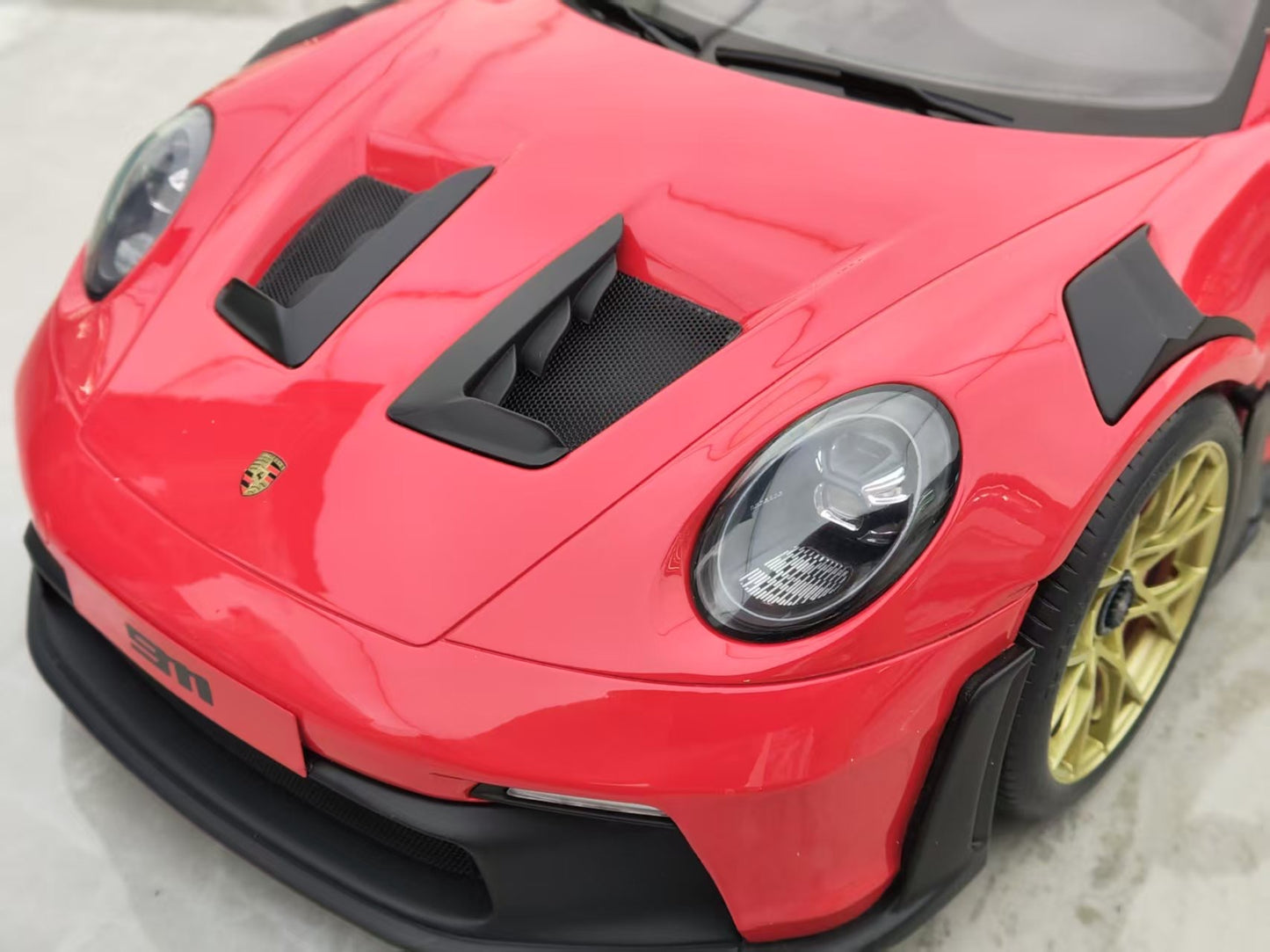 GT SPIRIT 1/12 Porsche 911 992GT3RS Model Car GT939