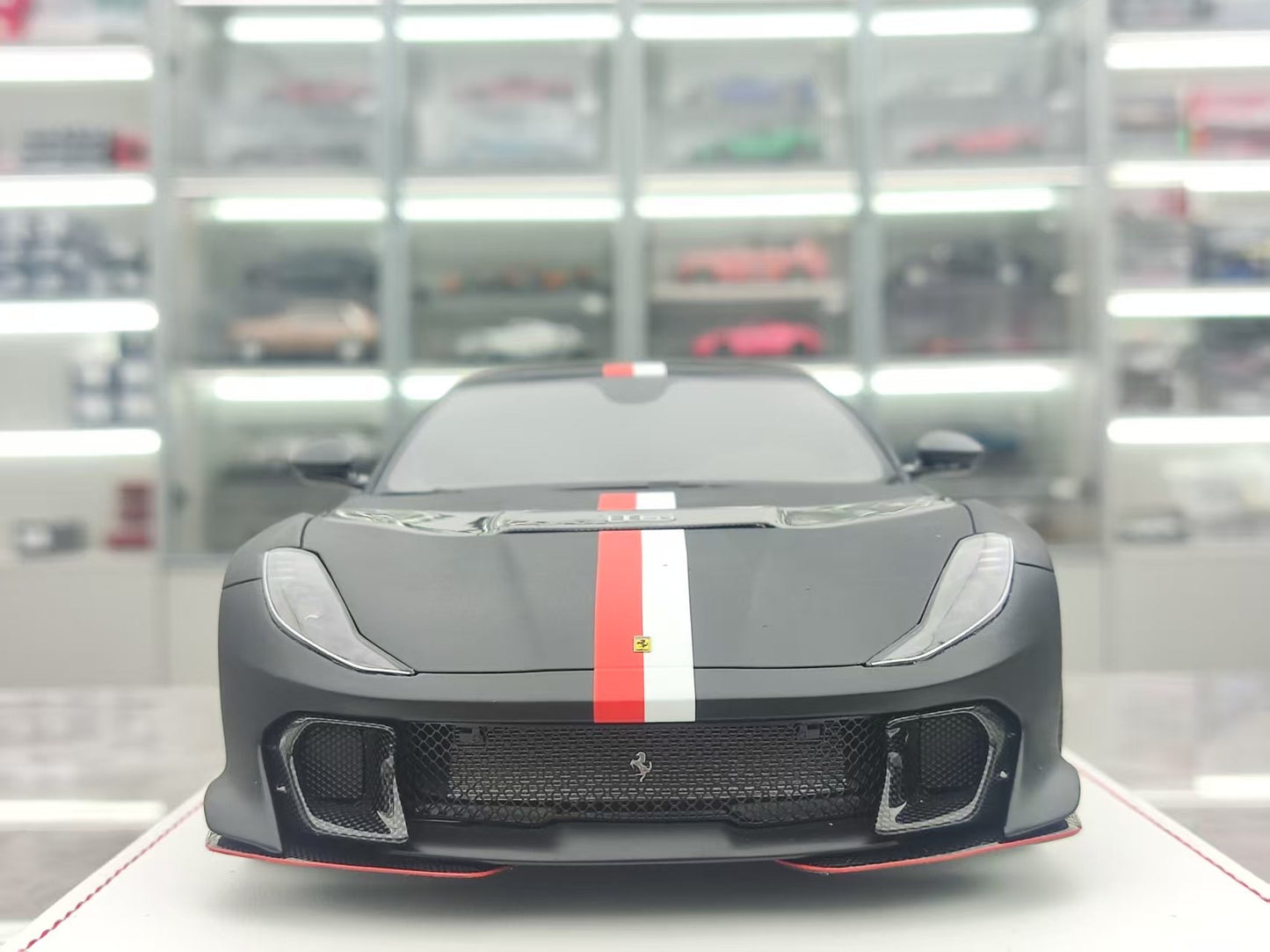 TE 1/18 Ferrari 812 Competizione Matte Black JS-TE005