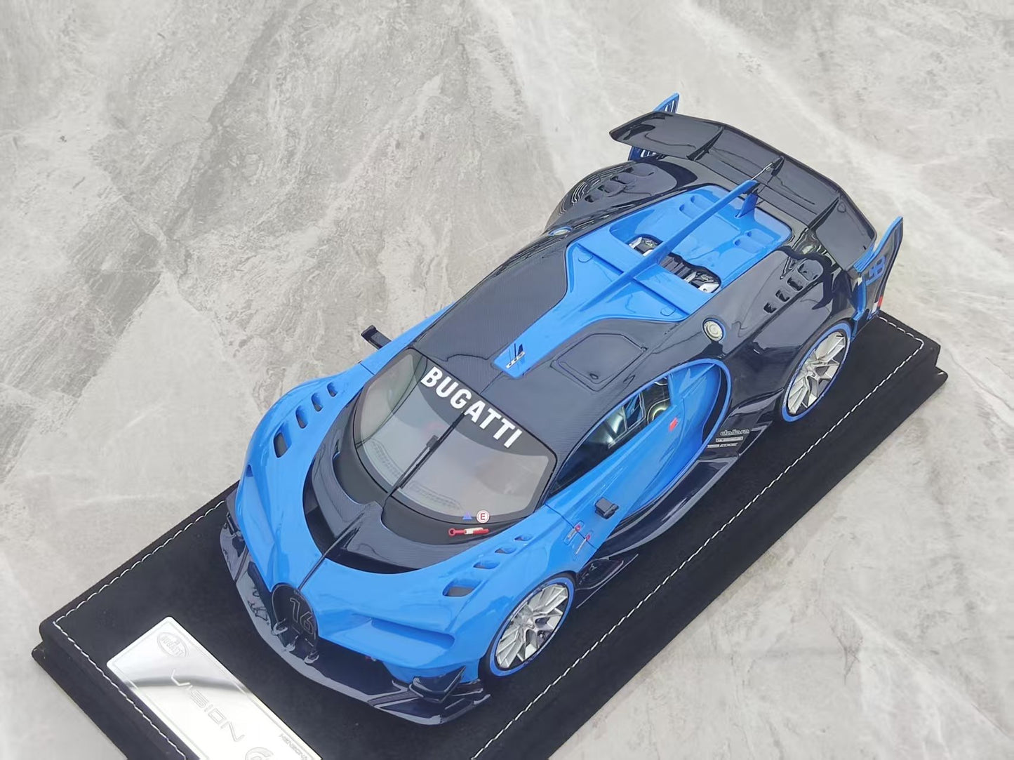 HH Model 1/18 Bugatti Vision GT Ocean Blue/Blue Carbon Fiber HH481