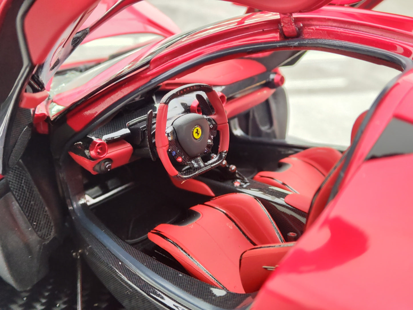 BBR 1/18 Ferrari LaFerrari Hamilton with base alloy car model BBR1822H8CH1