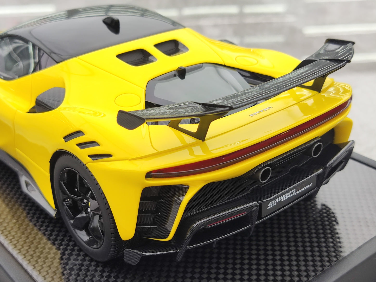 UB 1/18 Ferrari SF90XX Yellow Simulated Car Model JS-UB001