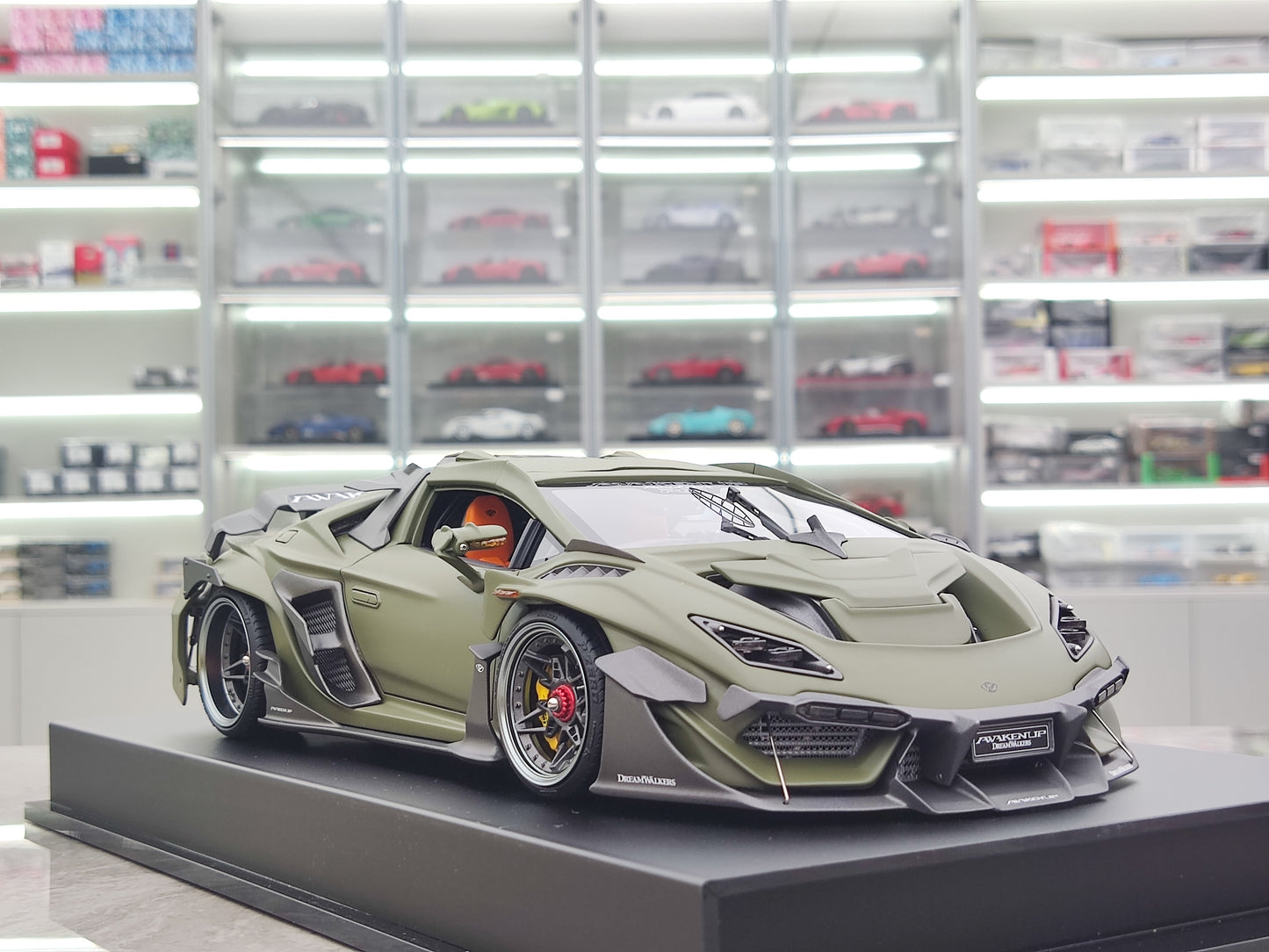 Dreamwalkers 1/18 Lamborghini Awakenup-P61 Batalgriza Limigita Eldono Simulada Modelaŭto A-D61-MG02