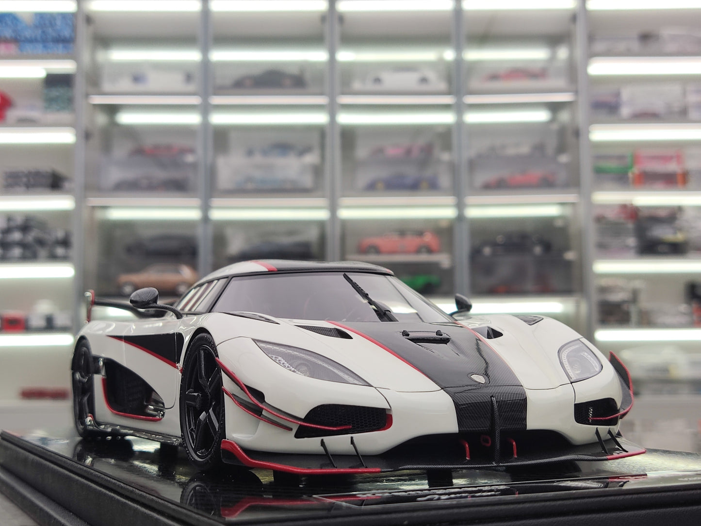 FRONTIART 1/18 Koenigsegg Agera RSR Pearl White FA102