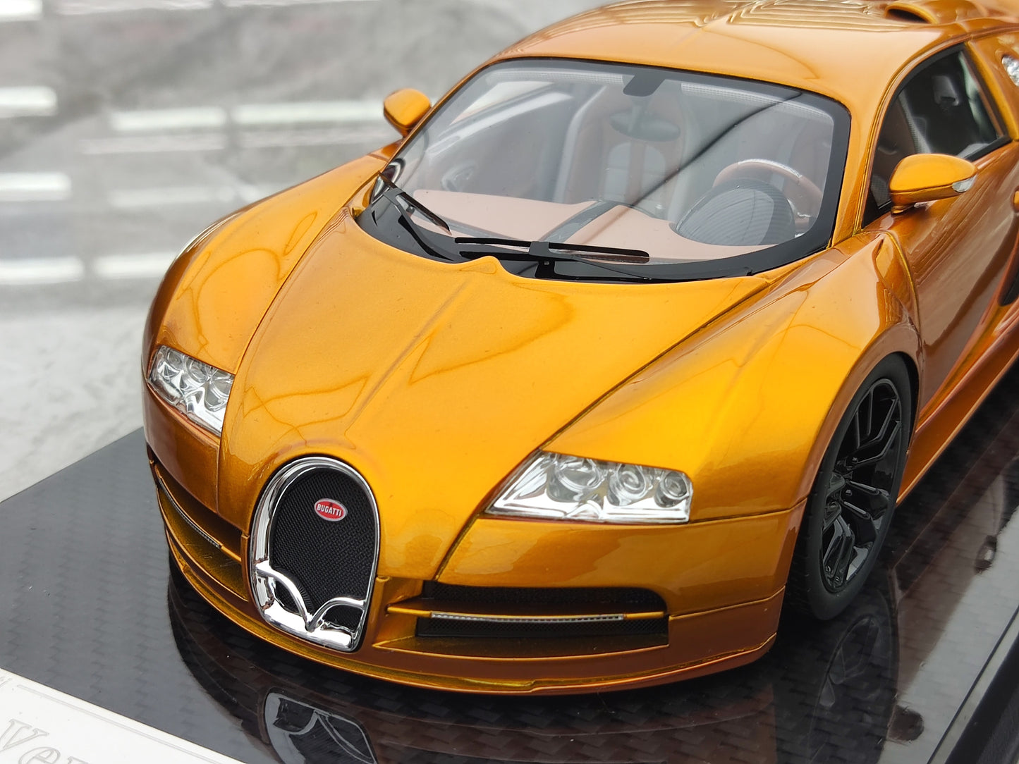 UU 1/18 Bugatti Veyron Gold Resin Car Model JS-UU002