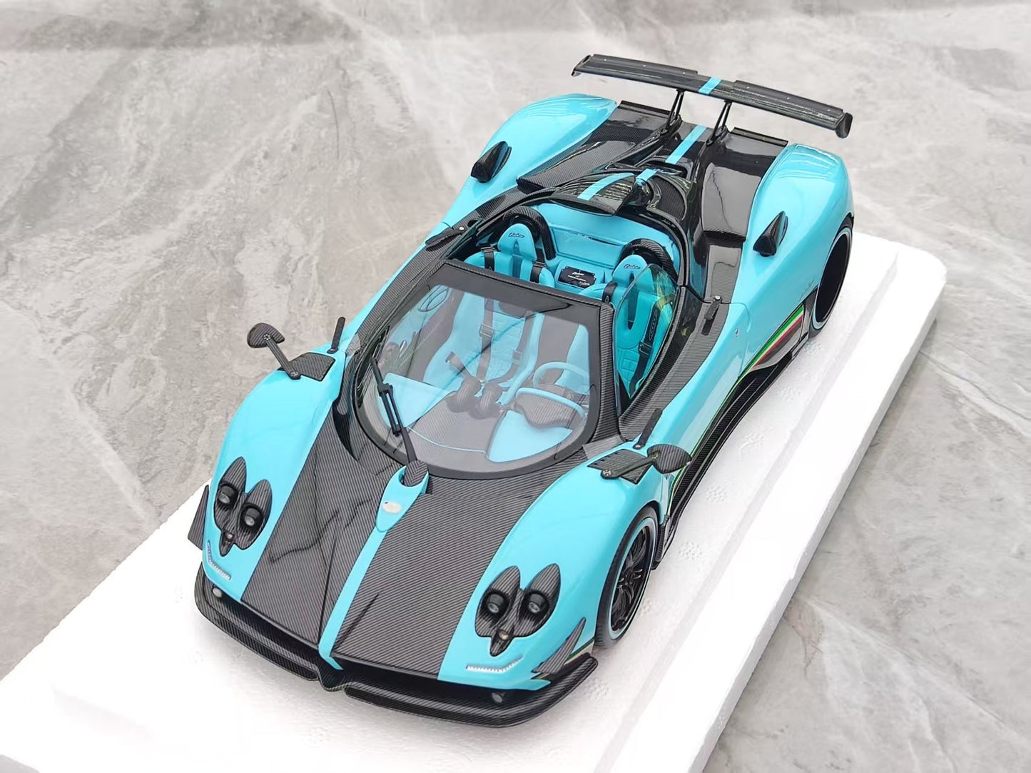 Almost Real 1/18 Pagani Zonda Uno Blue Alloy Model Car 850630001