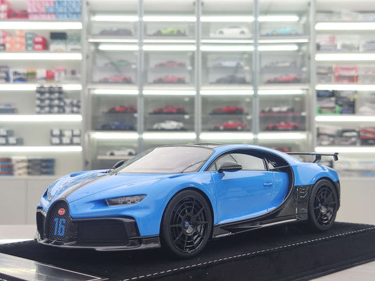 HH Modelo 1/18 Bugatti Chiron Pur Sport Prezento HH455