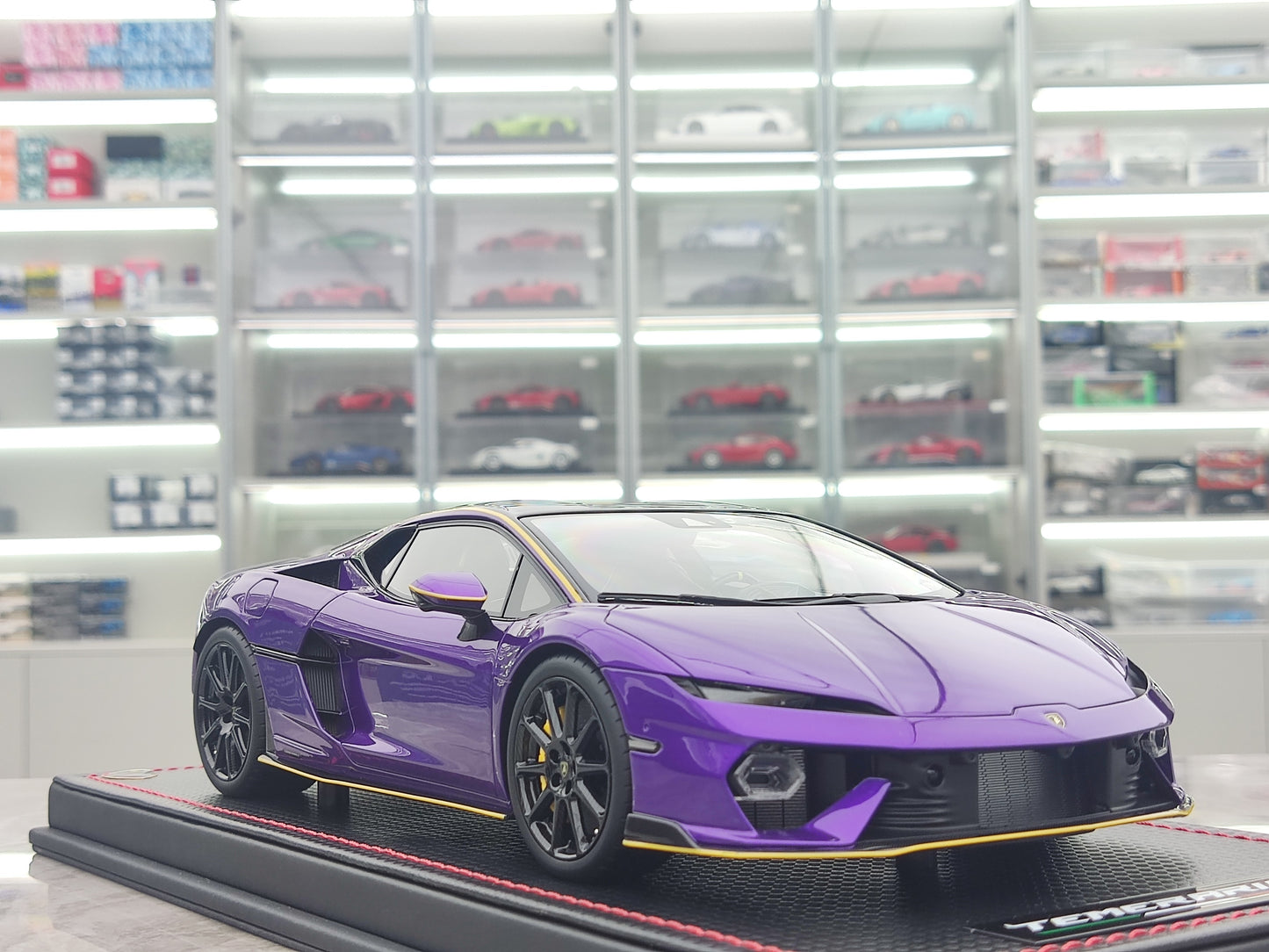 MR 1/18 Lamborghini New Huracan Temerario AP Package Edition Parrot Purple LAMBO062F