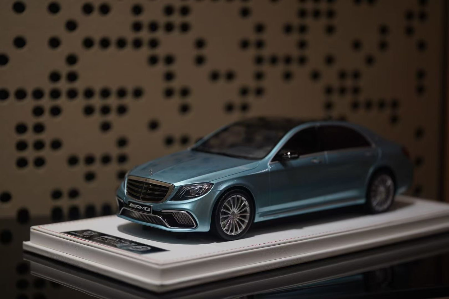 Vehicle Art 1/18 Mercedes-Benz S65 Limited Edition Car Model