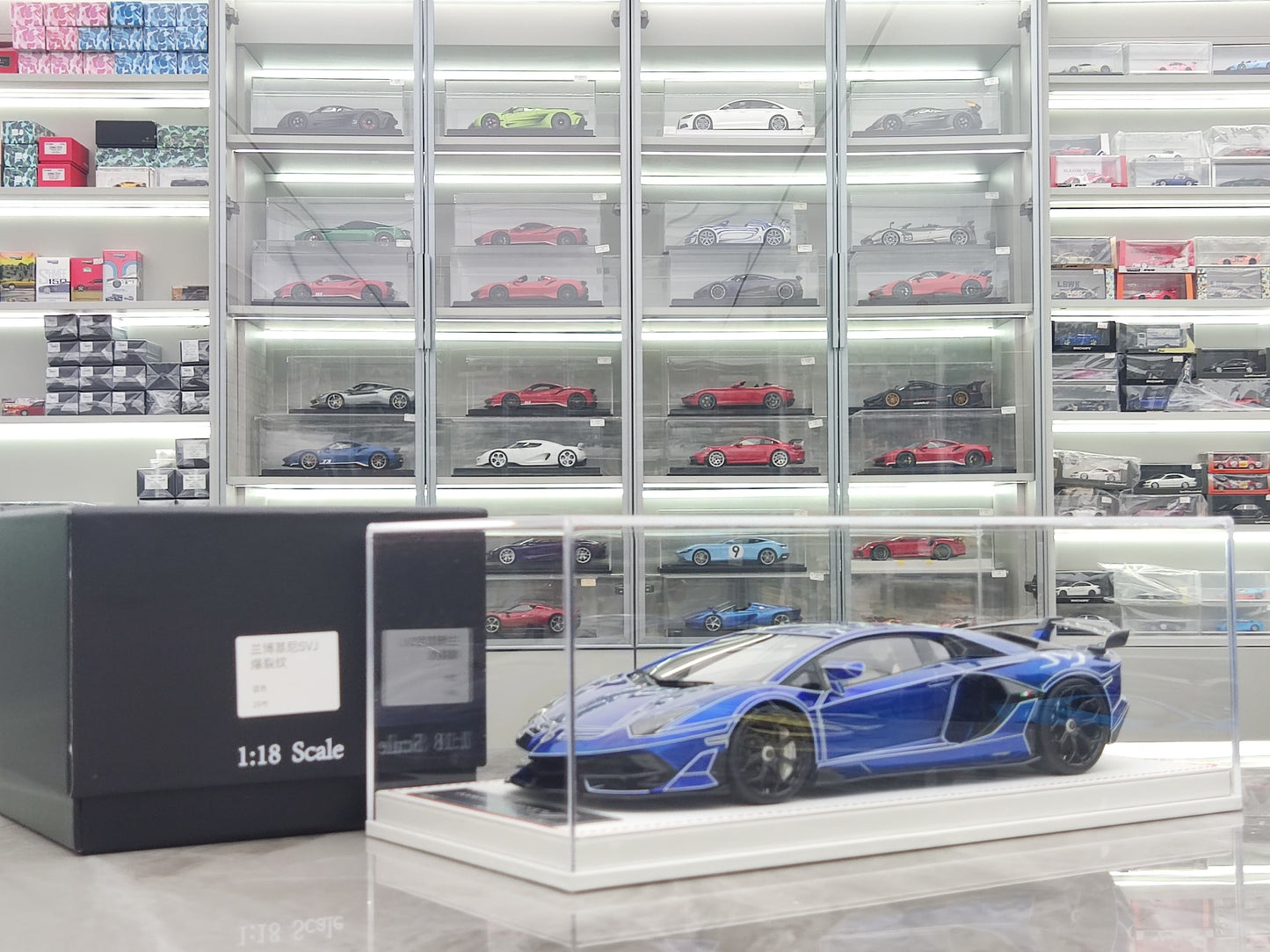 CE 1/18 Lamborghini SVJ Fluorescent Resin Car Model JS-CE004