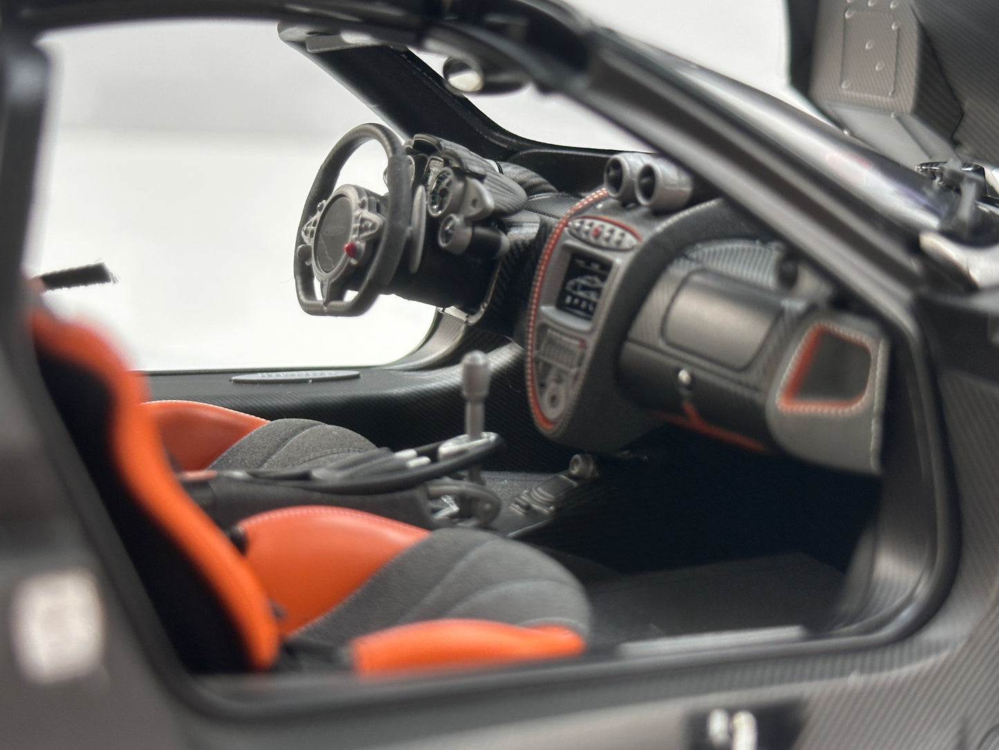 LCD 1/18 Pagani Imola Silver (LCD125)