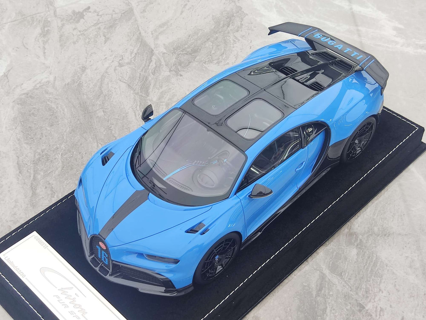 HH Model 1/18 Bugatti Chiron Pur Sport Presentation HH455