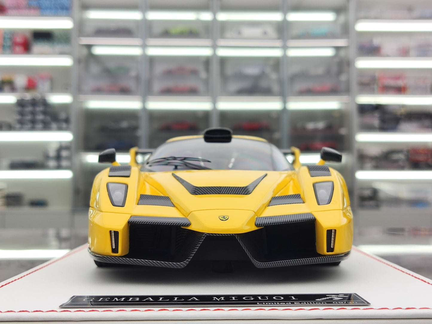 RUNNER 1/18 Ferrari Enzo Yellow Simulation Car Model JN-RNR042