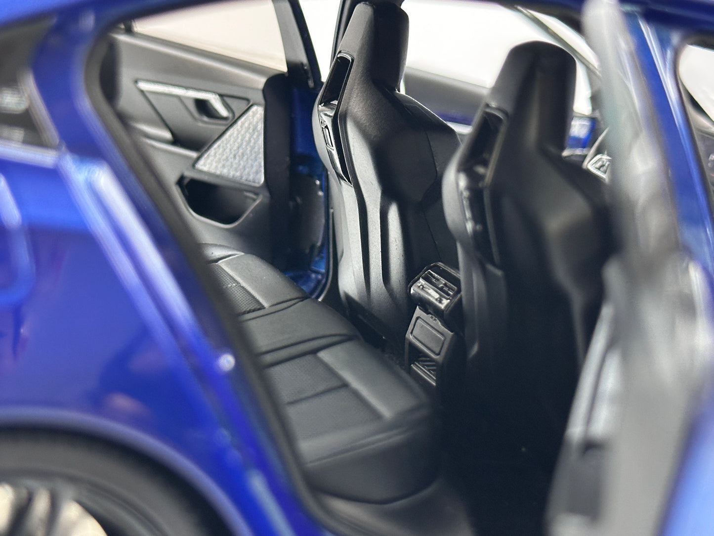 MINICHAMPS 1/18 BMW M5 2024 Metallic Blue 110023802