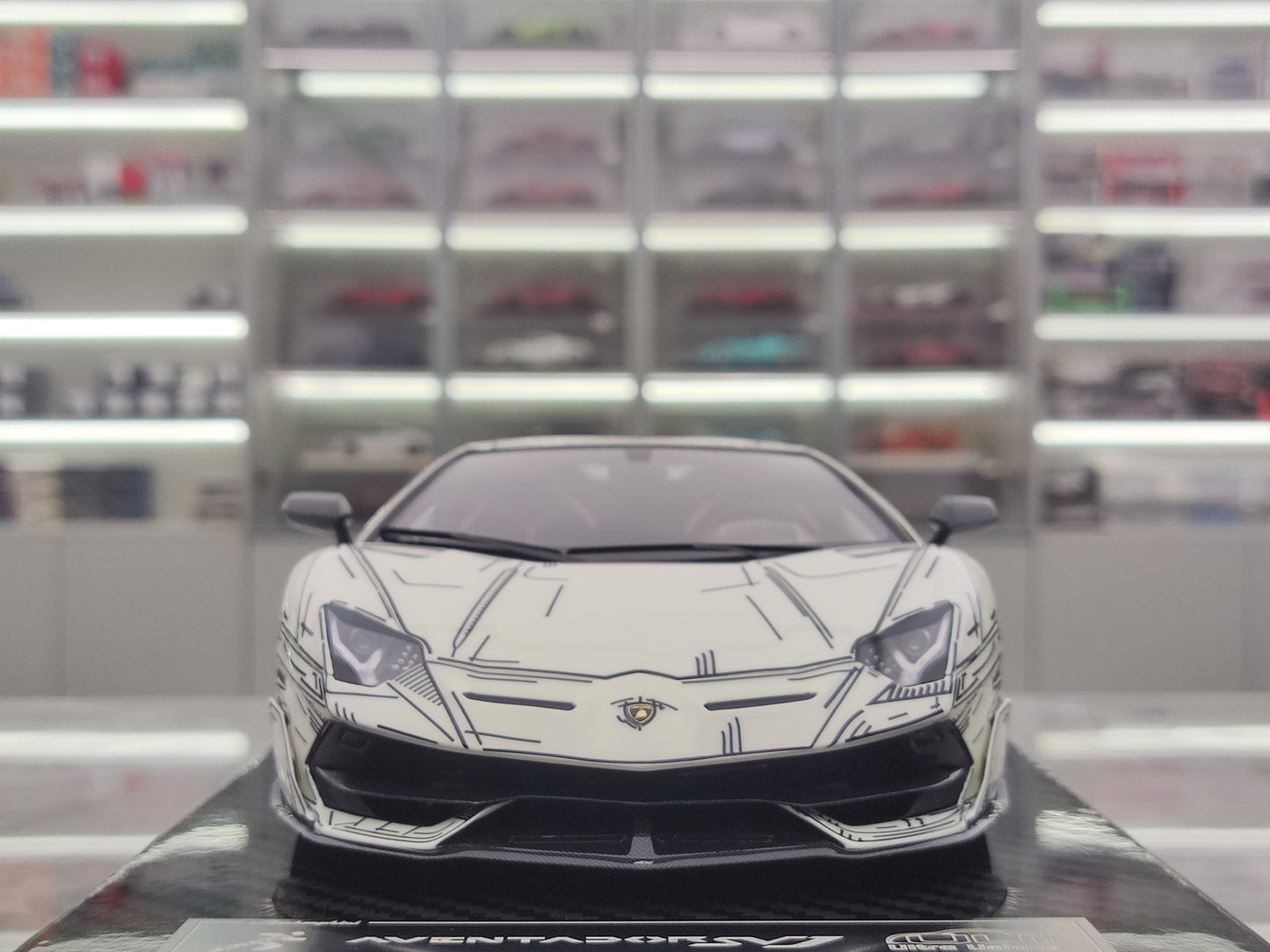 RUNNER 1/18 Lamborghini SVJ Luminous Model Car Collectible JM-RNR039