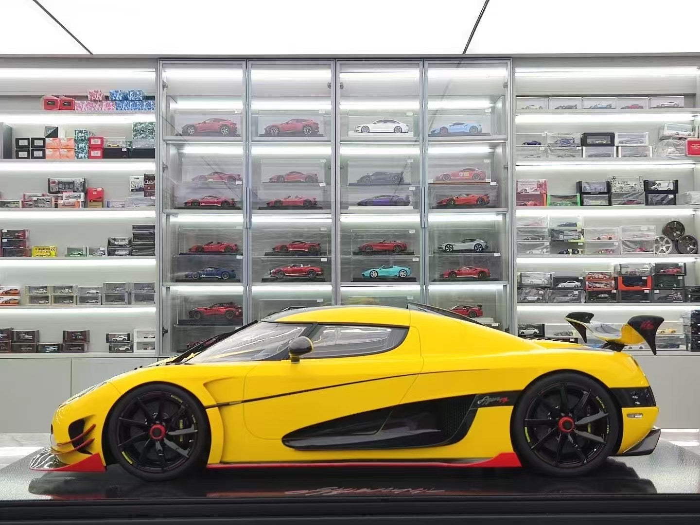 FRONTIART 1/8 Koenigsegg Agera ML Locke Yellow FA172