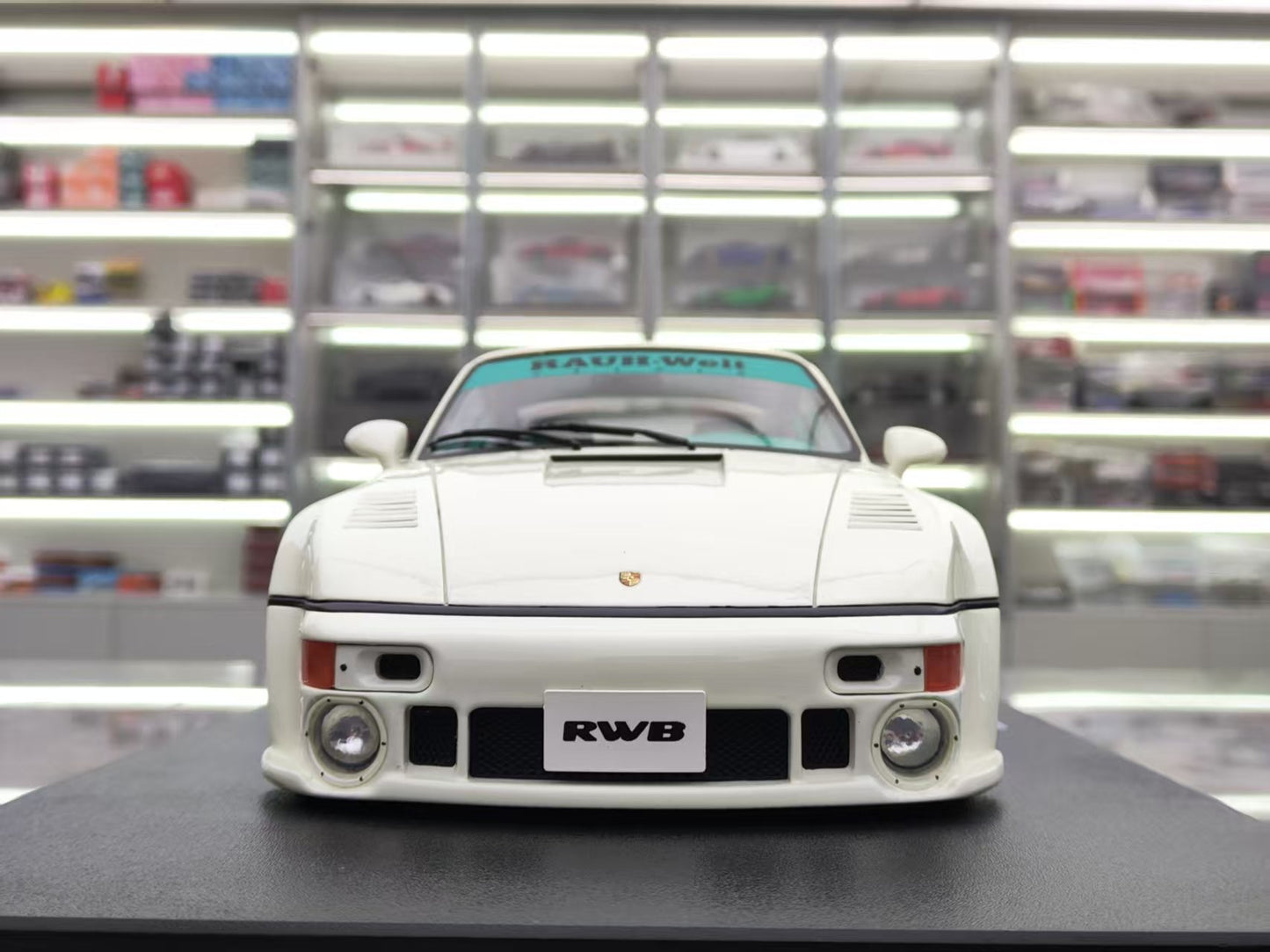 GT SPIRIT 1/18 Porsche RWB Car Model GT506