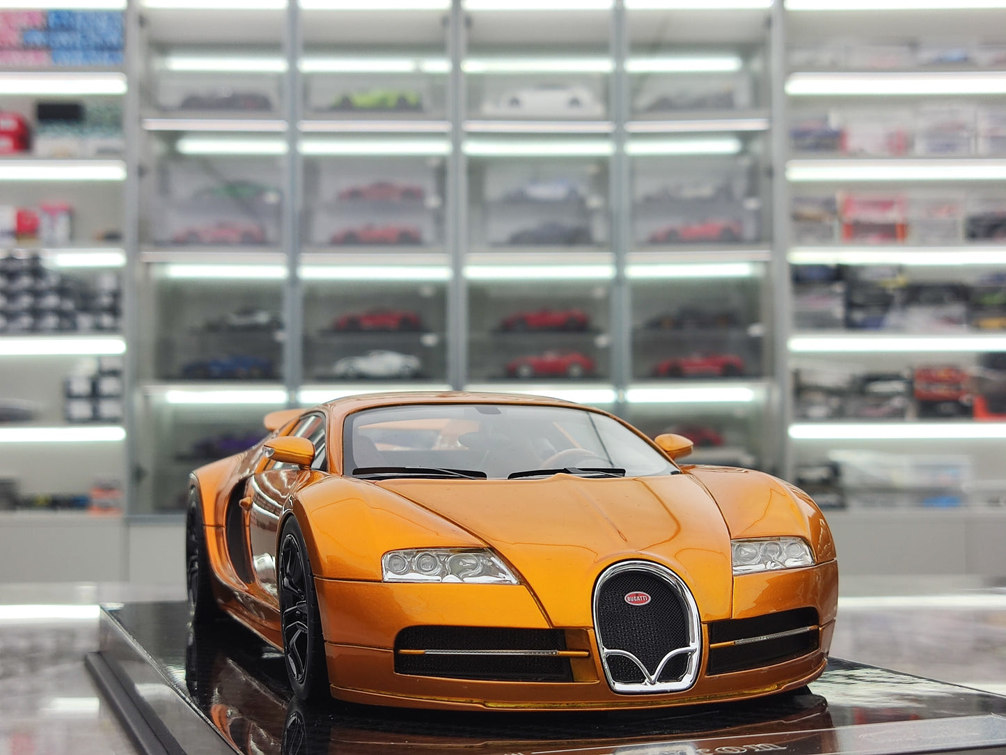 UU 1/18 Bugatti Veyron Gold Resin Car Model JS-UU002
