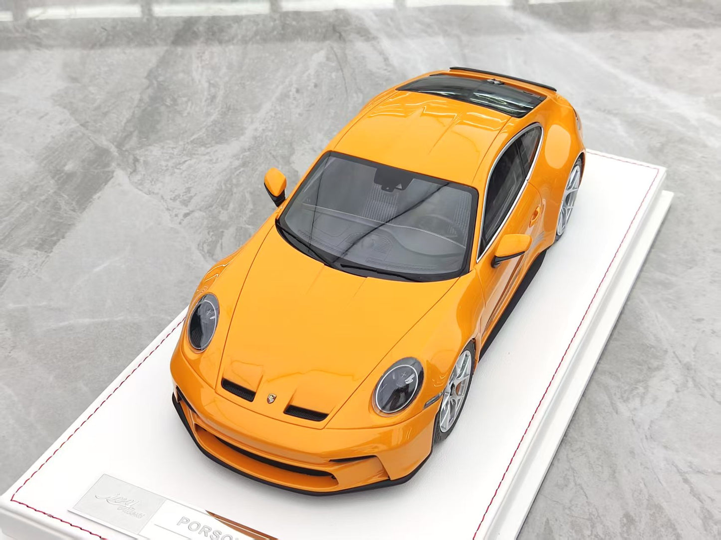 IVY 1/18 Porsche 911 S/T (992), orange resin model car IVY228