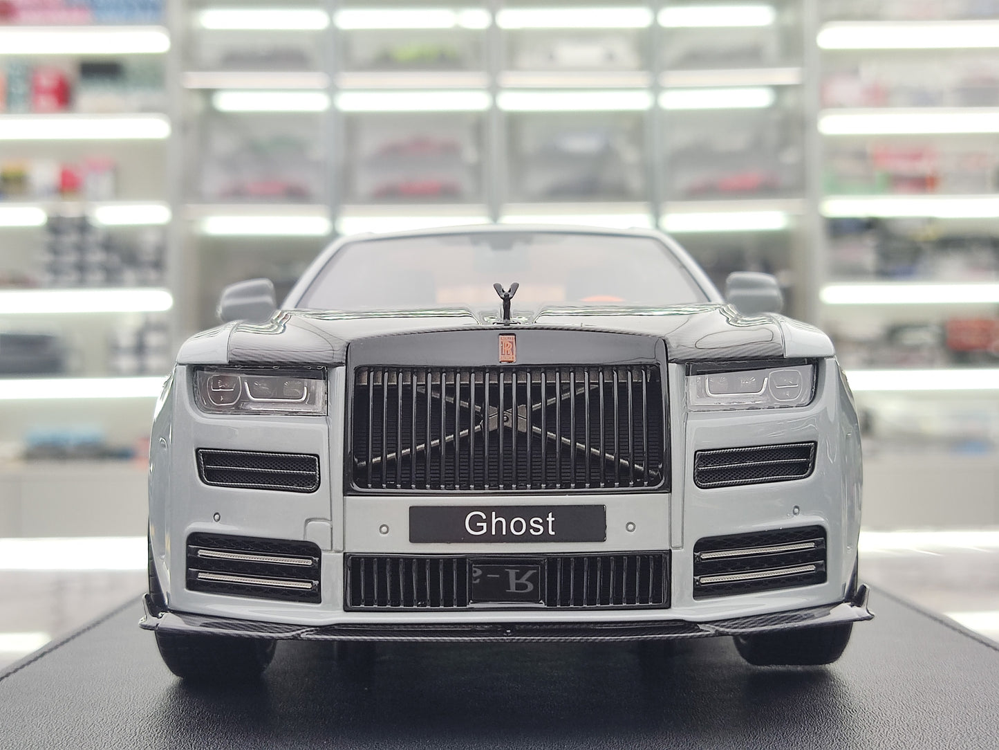 VMB 1/18 Rolls-Royce Ghost Grey Carbon Hood Resin Model JS-VMB003