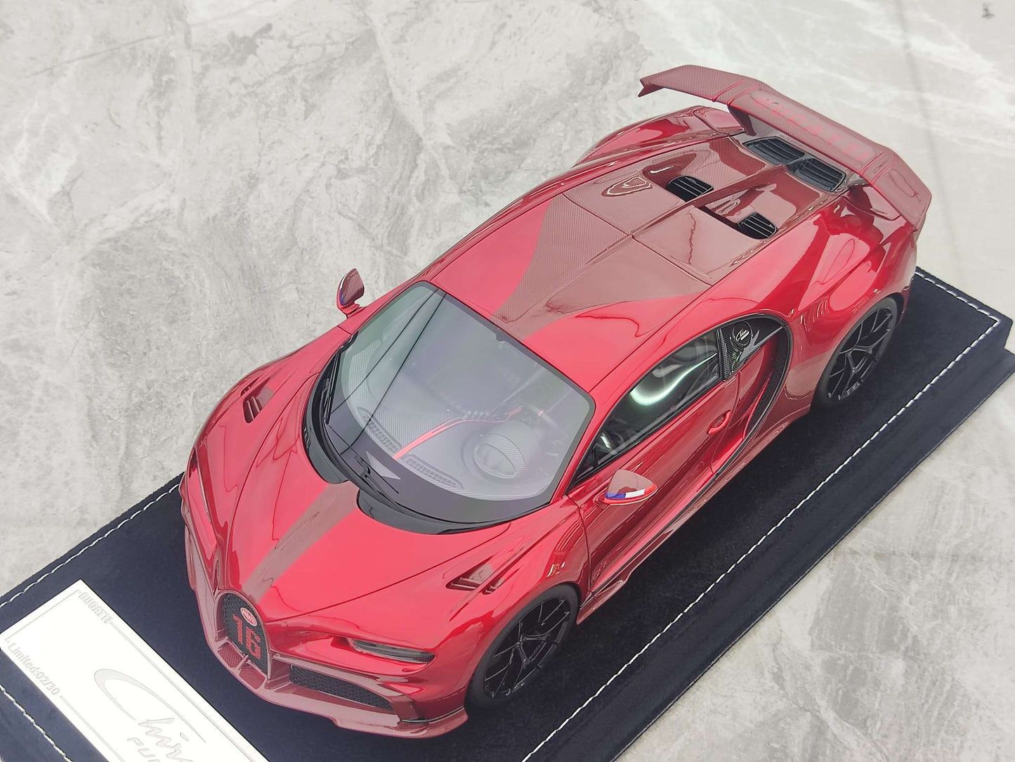 HH Model 1/18 Bugatti Chiron Pur Sport Pearl Red Carbon Fiber HH458