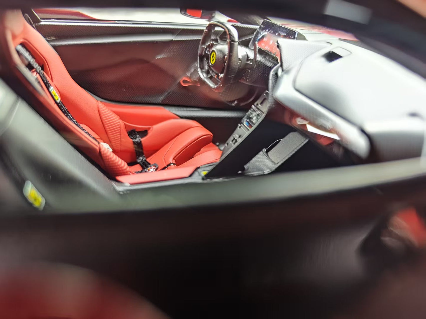 MR 1/18 Ferrari F80 Hardtop Red Model Car FE045A