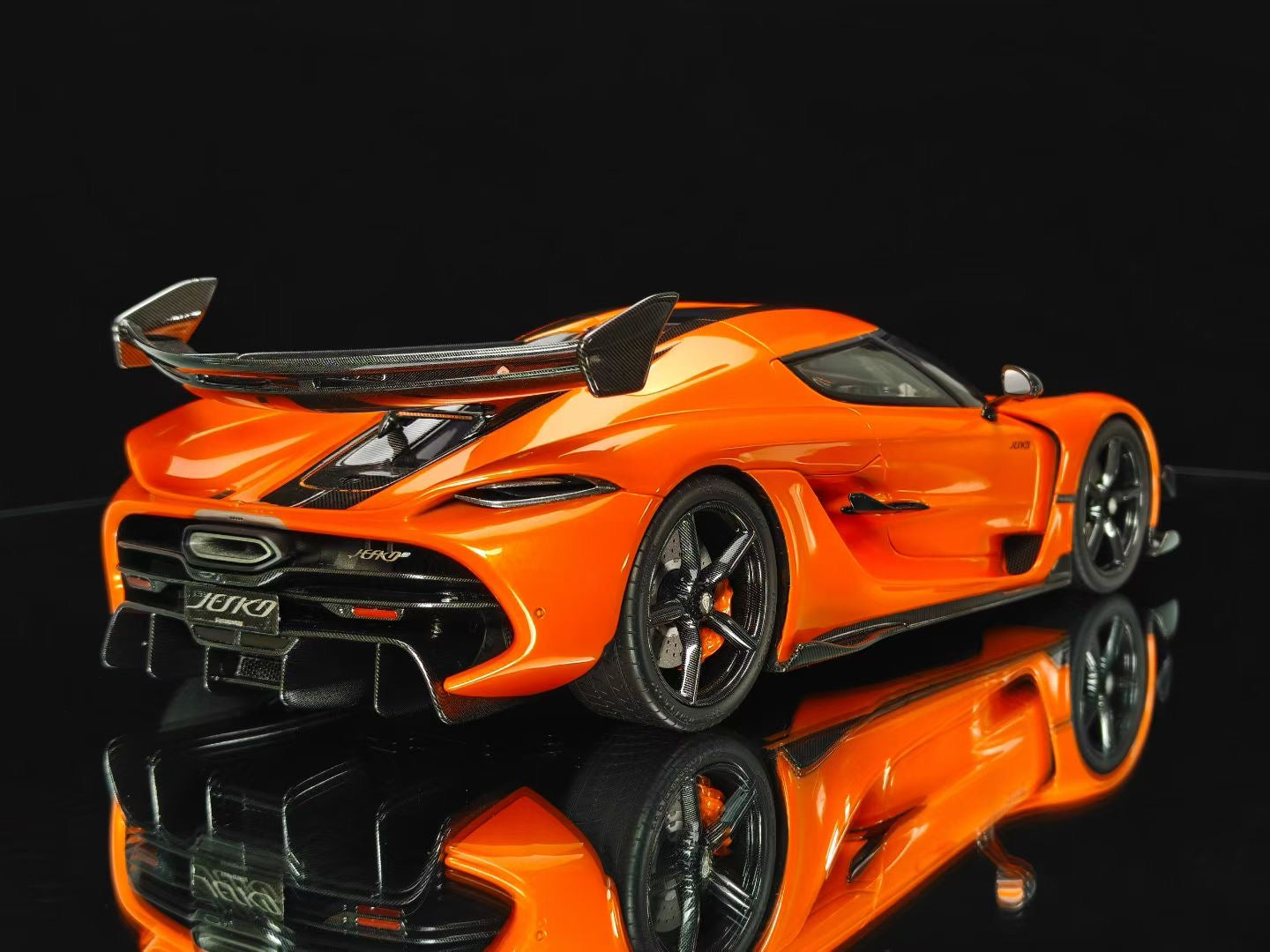 Frontiart 1/18 Koenigsegg Jesko Tangerine Candy