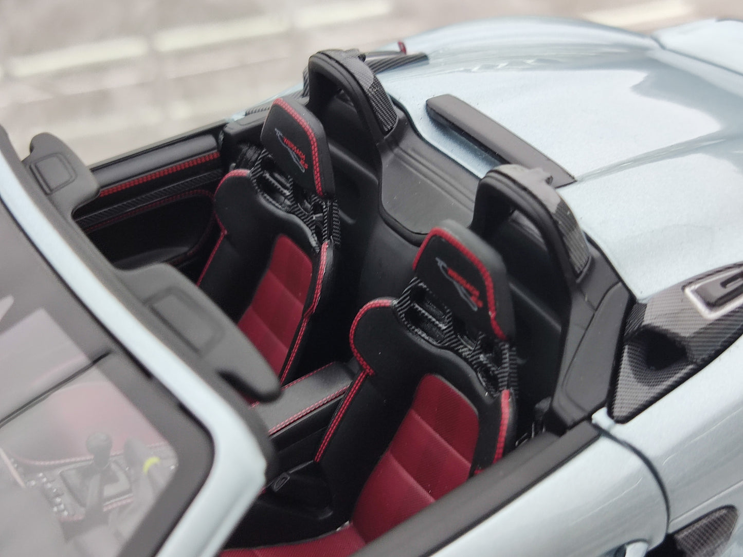 MINICHAMPS 1/18 Porsche 718 SPYDER RS 2024 Glacier Silver Alloy Model 113063133