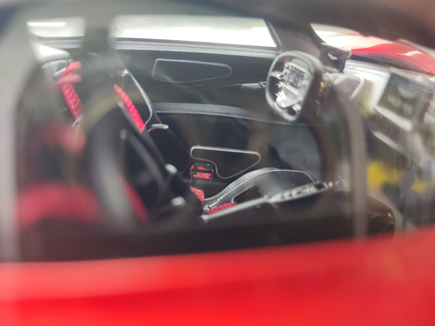 FRONTIART 1/18 Aston Martin Valkyrie Apple Red FA174