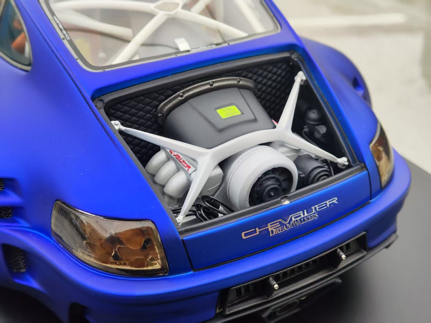 Dreamwallers 1/18 Porsche 911 Modified Blue Simulated Car Model C-D995-BS02