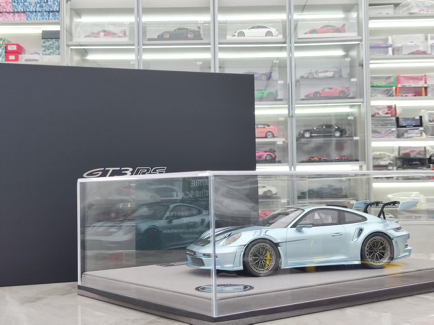 TIMOTHY&PIERRE 1/18 Porsche 911 GT3 RS Sonderwunsch Ice Blue TP185