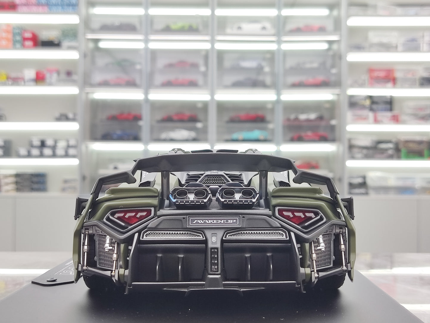 Dreamwalkers 1/18 Lamborghini Awakenup-P61 Batalgriza Limigita Eldono Simulada Modelaŭto A-D61-MG02