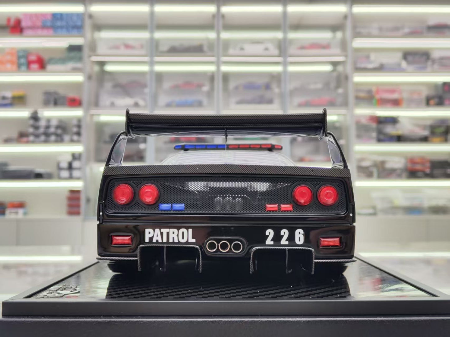 VIP 1/18 Ferrari F40 Flying Police Car Livery Resin Model VIP173