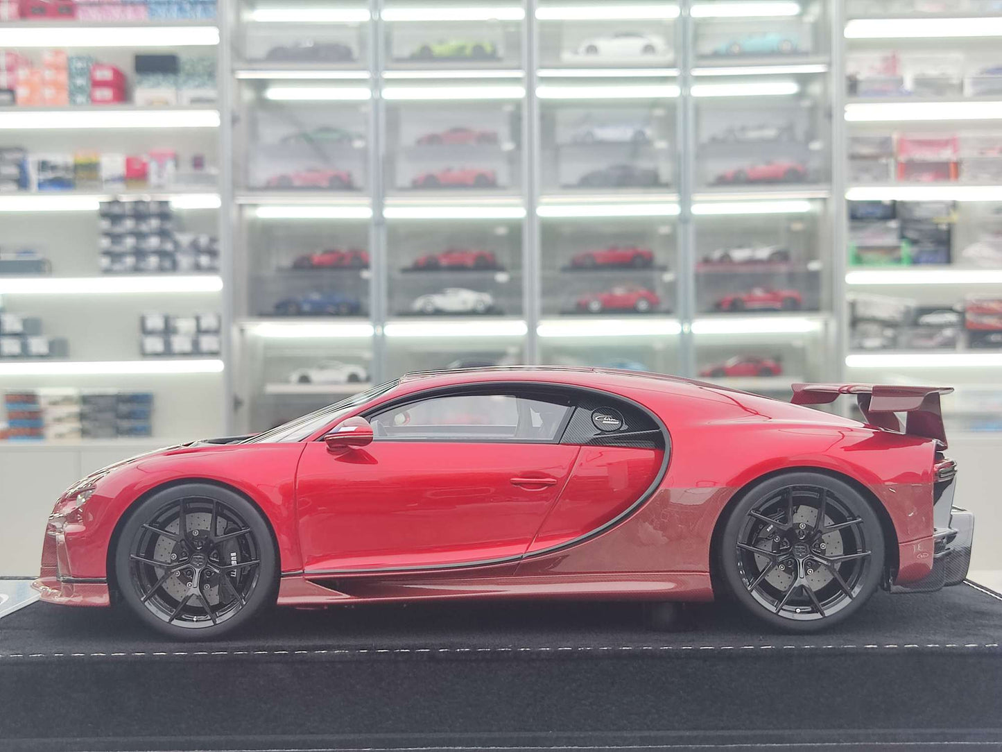 HH Model 1/18 Bugatti Chiron Pur Sport Pearl Red Carbon Fiber HH458