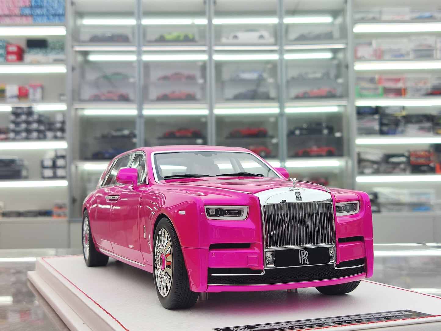 SC 1/18 Rolls-Royce Phantom Eighth Generation Electroplated Rose Red Model Car JS-SC003