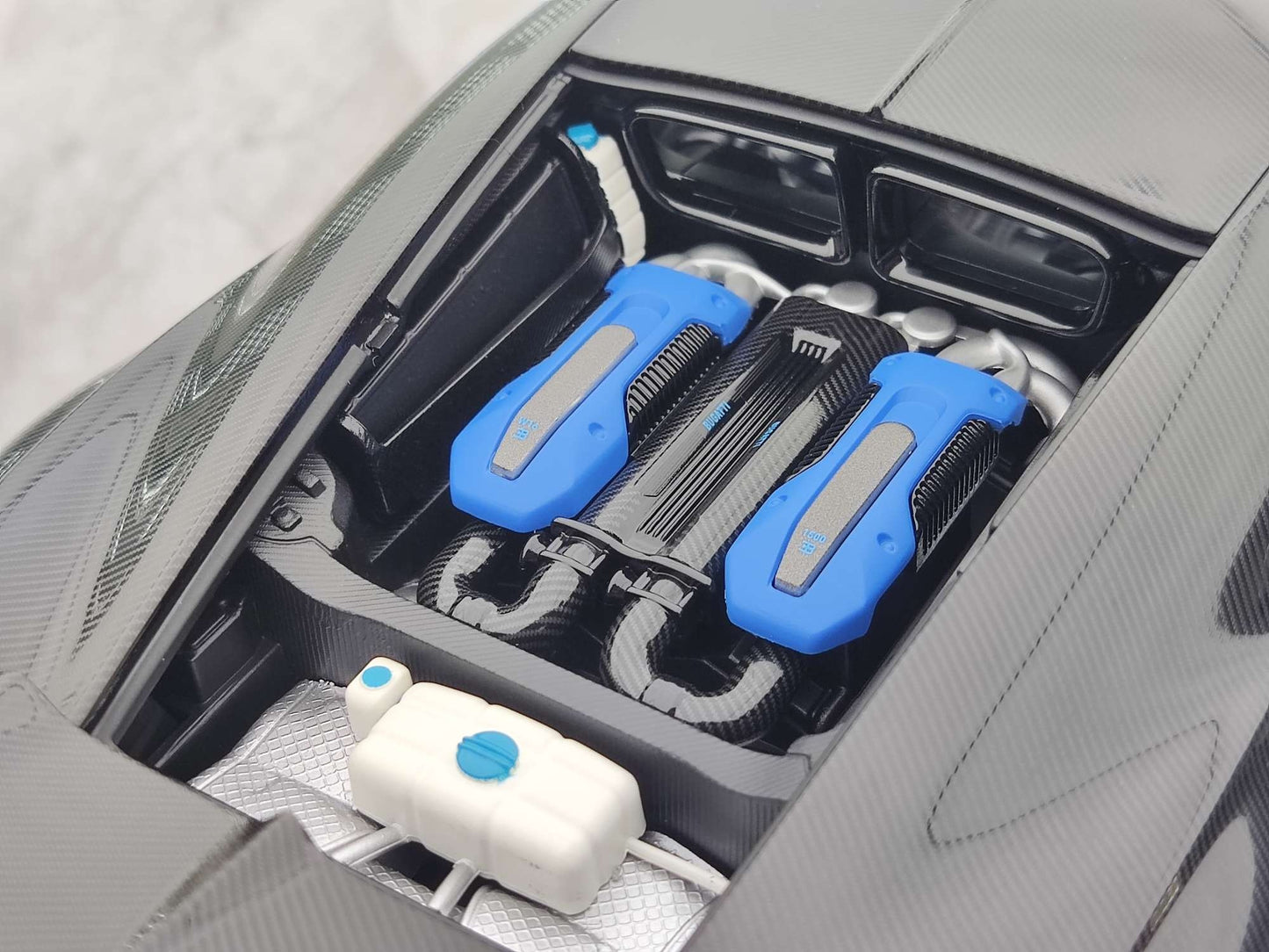 AUTO Art 1/18 Bugatti CHIRON SPORT 2019 Blue Scale Model 70997
