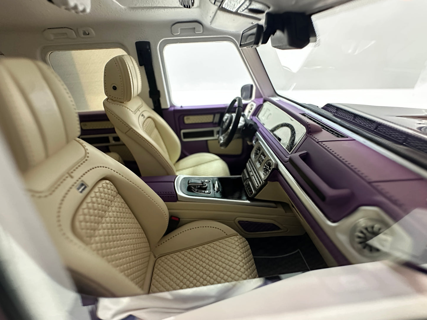 BBA MODEL 1/18 Brabus G800 Metallic Purple BBA081