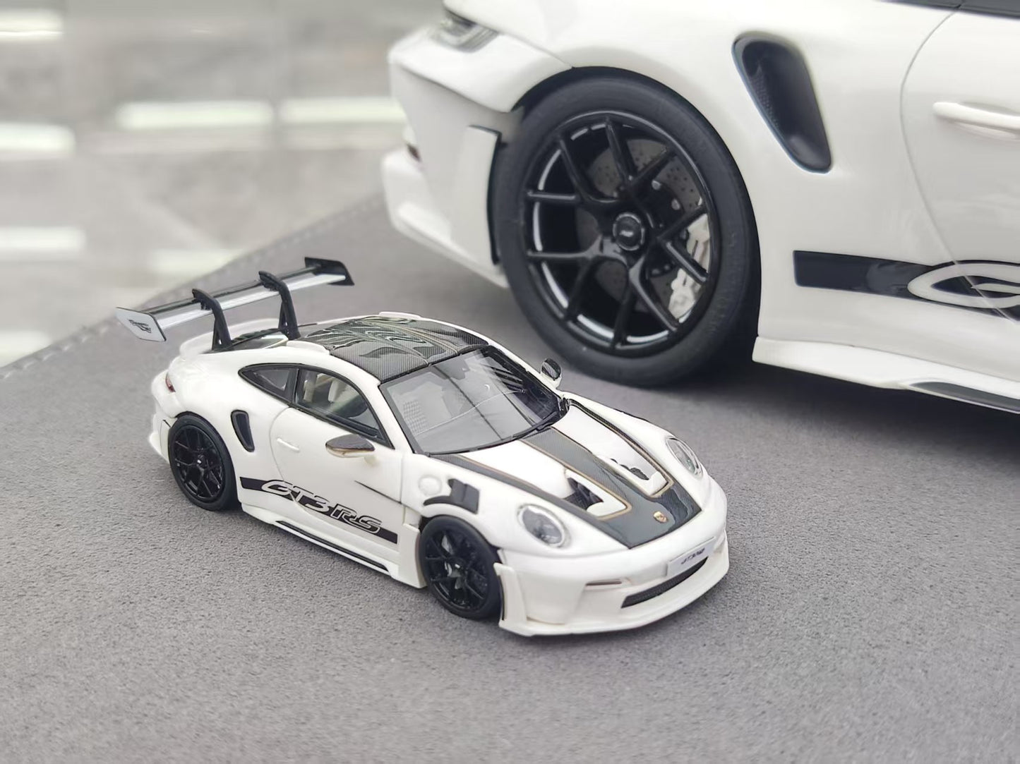 TIMOTHY&PIERRE 1/18 Porsche 911 GT3 RS Sonderwunsch White TP184