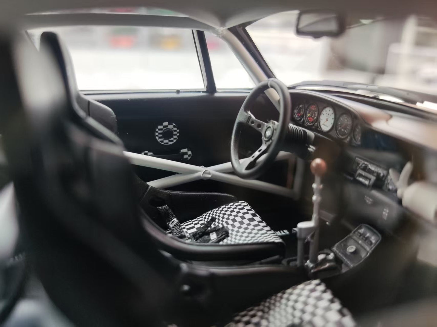 GT Spirit 1/18 Porsche Strosek Giga, White GT525