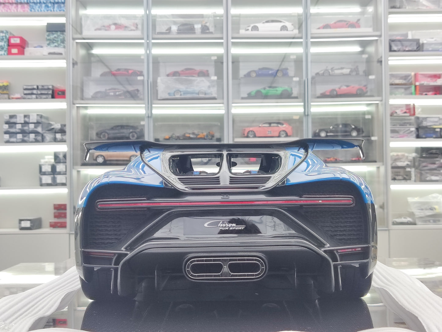 MR 1/8 Bugatti Chiron Pur Sport Dynamic Blue Simulated Car Model MR194