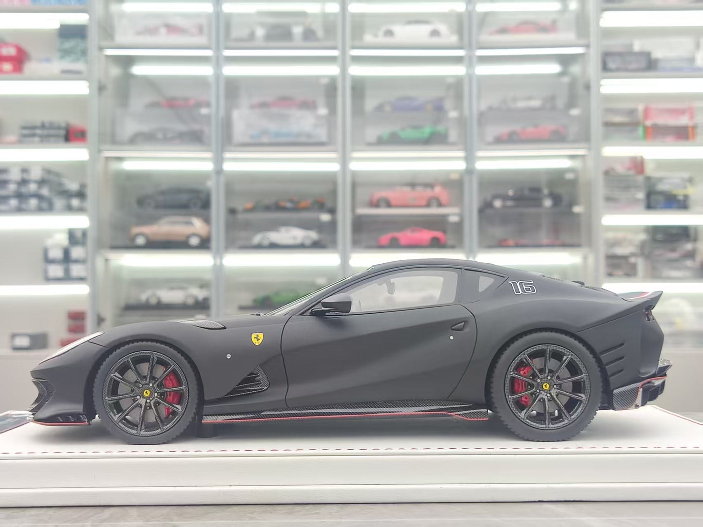 TE 1/18 Ferrari 812 Competizione Matte Black JS-TE005
