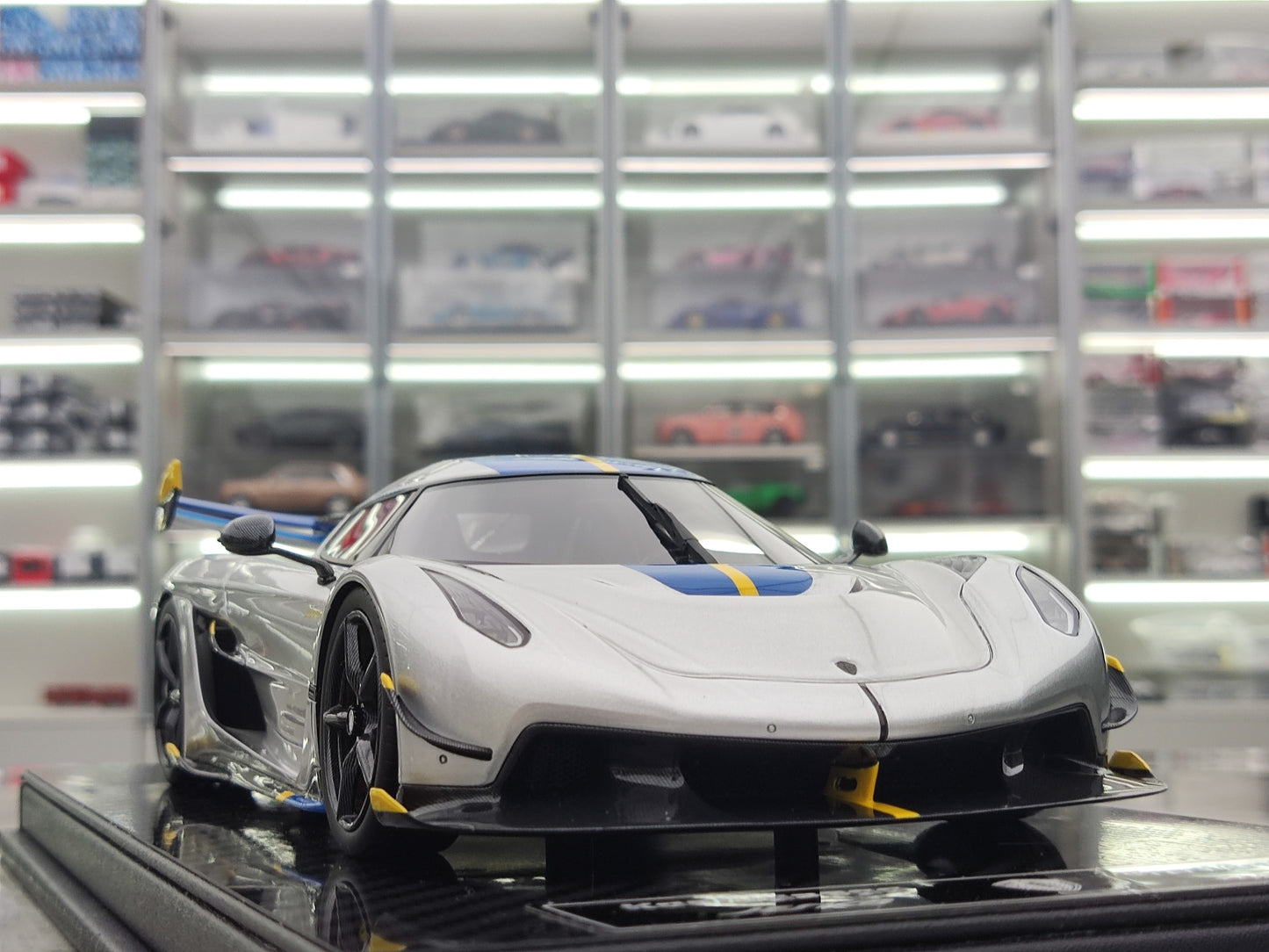 FRONTIART 1/18 Koenigsegg Jesko Attack Moon Silver FA112