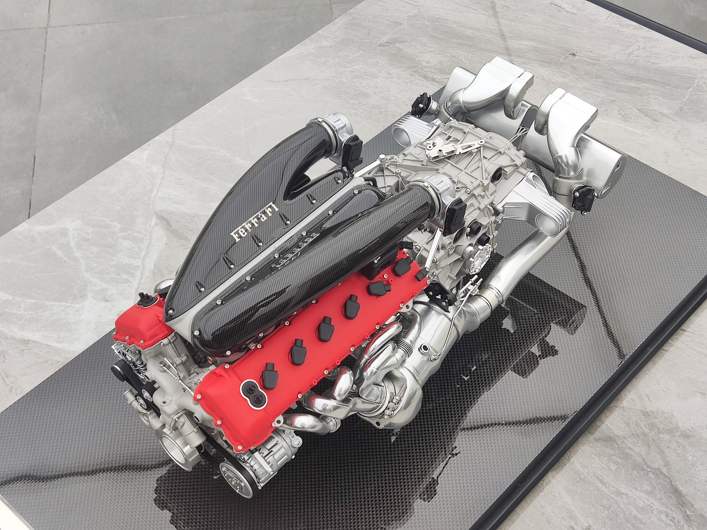 Amalgam 1/4 Ferrari Daytona SP3 engine and gearbox gray simulation model ornaments M6219-48