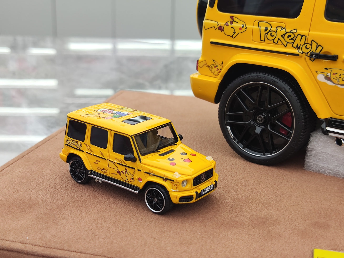 VIP 1/18 Mercedes-Benz G63 Pikachu Set Simulated Car Model JS-VIP001