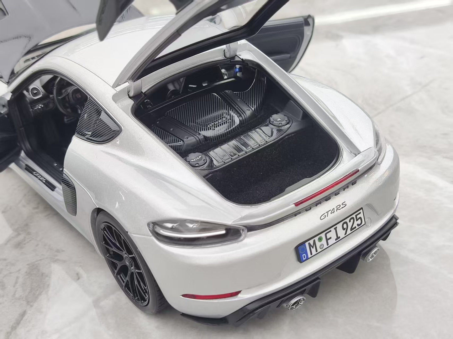 NOREV 1/18 Porsche Cayman GT4 RS Silver Carbon Cover Alloy Car Model 187256