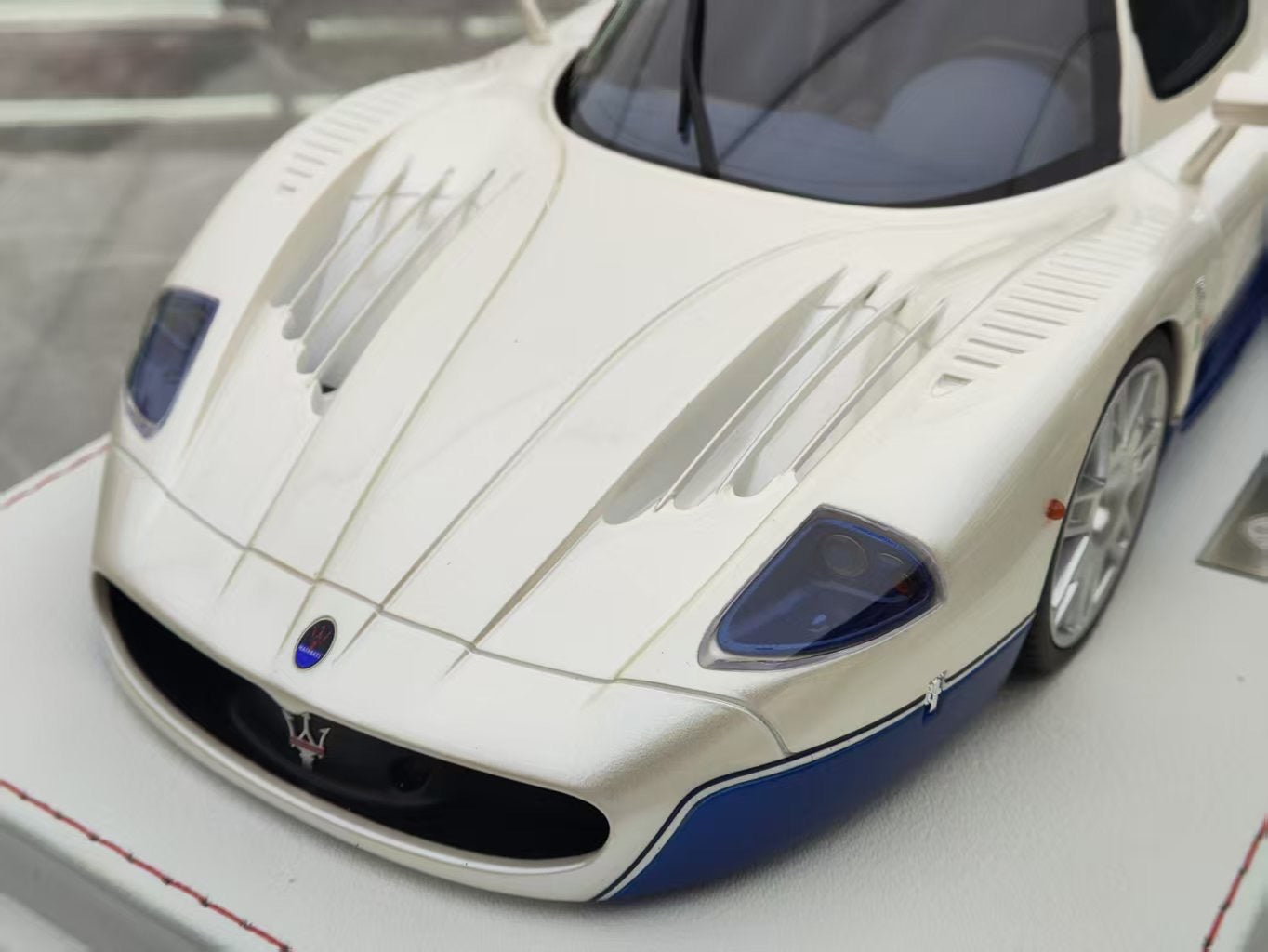 GL MODEL 1/18 Maserati MC12 Street Edition Simulation Car Model GM007