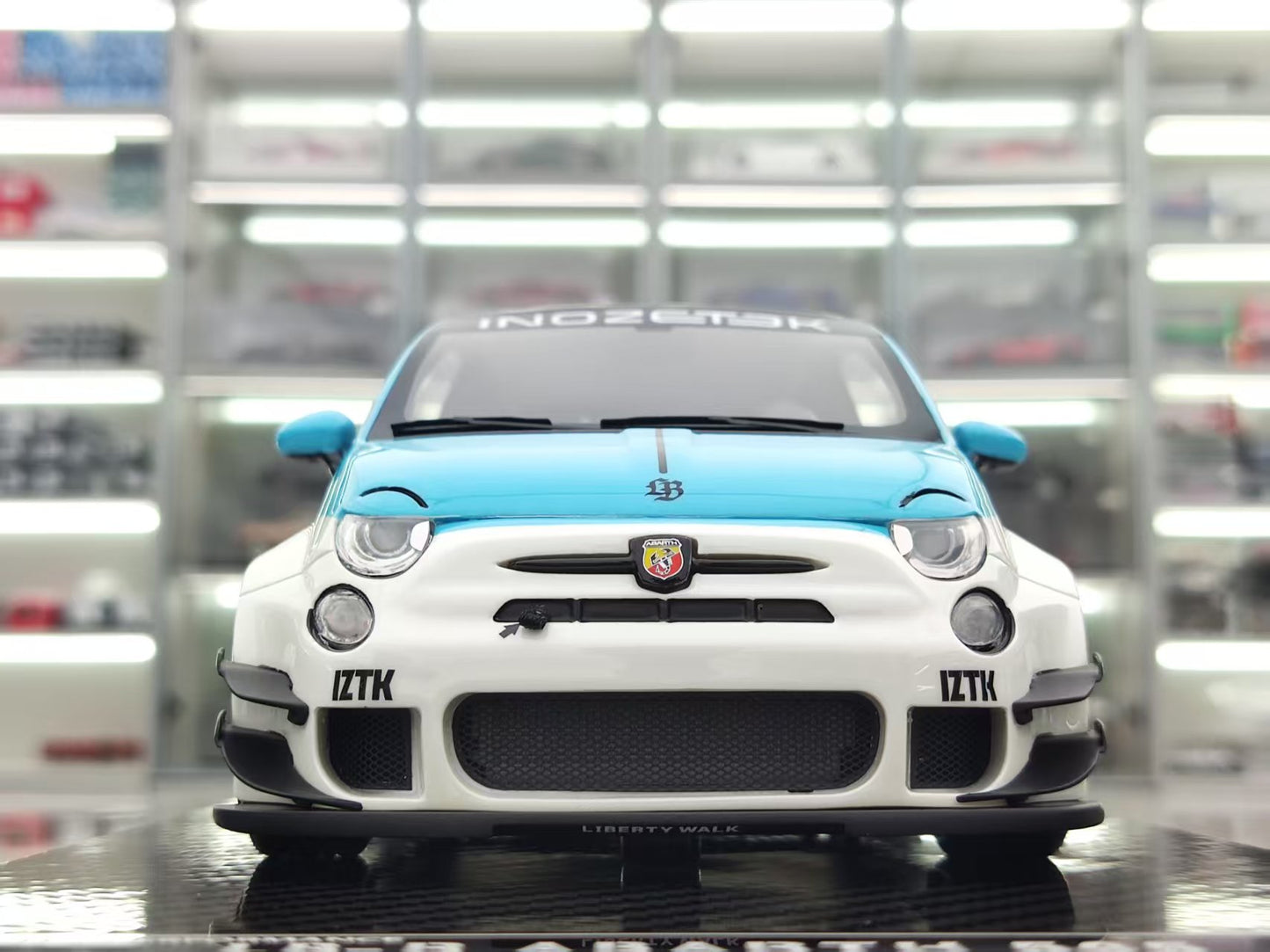 VIP 1/18 Abbas 595 Tiffany Blue VIP182